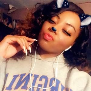 Meet your Posher, Denaya